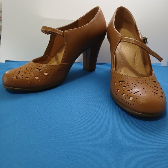 Aerosoles Rose of Fate Tan 292 Size 7W - Picture 1 of 6